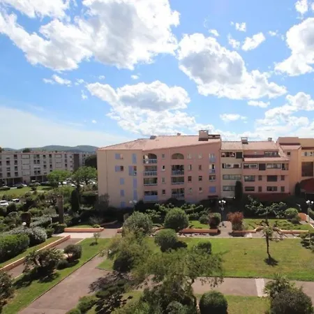 Studio, Proche Toute Commodite Apartmán *